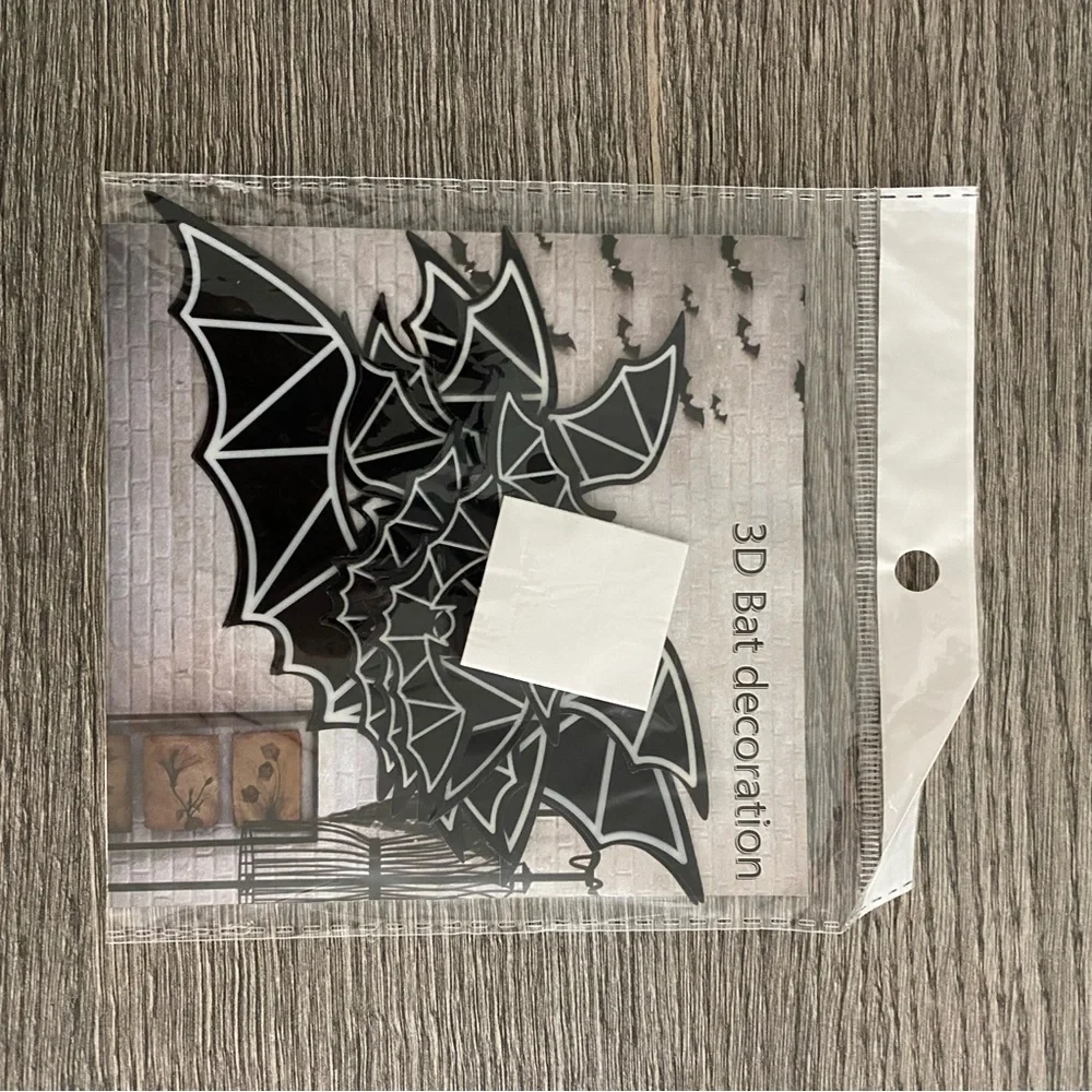 Halloween 3D Bats Decorations, 128 PCS 4 Mixed Sizes and pattern Wall Wi…